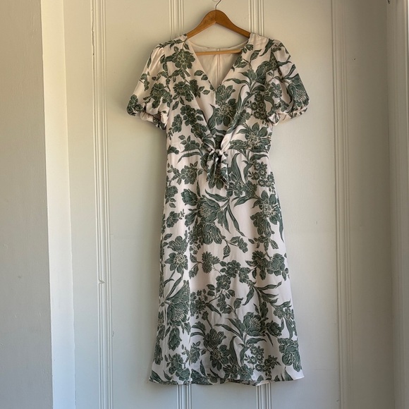 Julia Jordan Champagne and Green Floral Midi Dress - Picture 1 of 6